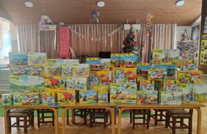 Read more about the article Донација играчака и техничке опреме